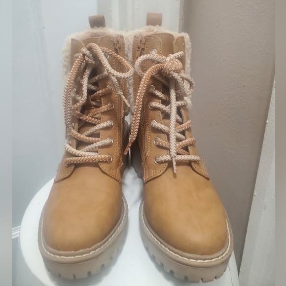 DV Dolce Vita Russit Faux Fur Women Trimmed Boots Sz 6.5 🌴✌️ - Picture 7 of 10